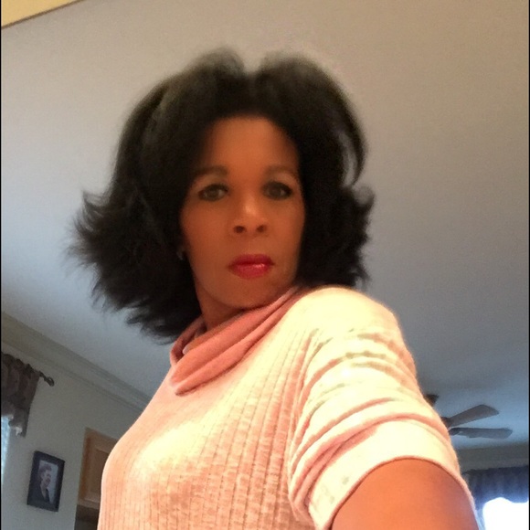 Meet your Posher, Christine - Picture 2 of 8